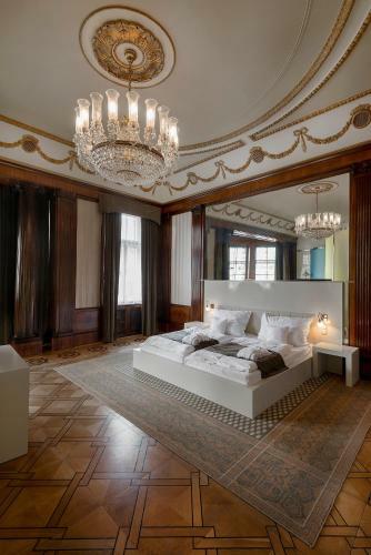 Hotel Okresn� D?m