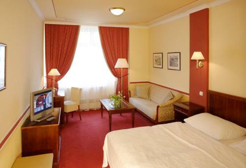 Hotel Embassy