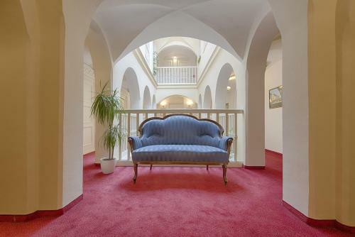Hotel Embassy
