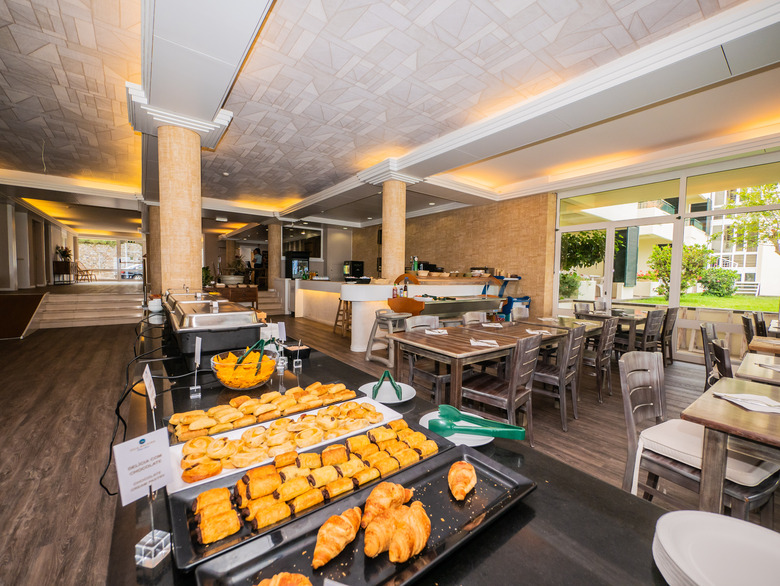 Aparthotel Vila Baleira Suites