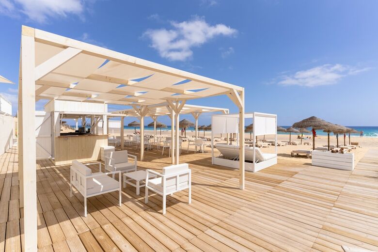 Aparthotel Vila Baleira Suites