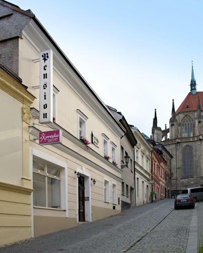 Hostal Pension Pod V??�