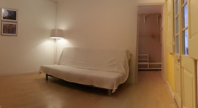 Diagonal Apartments