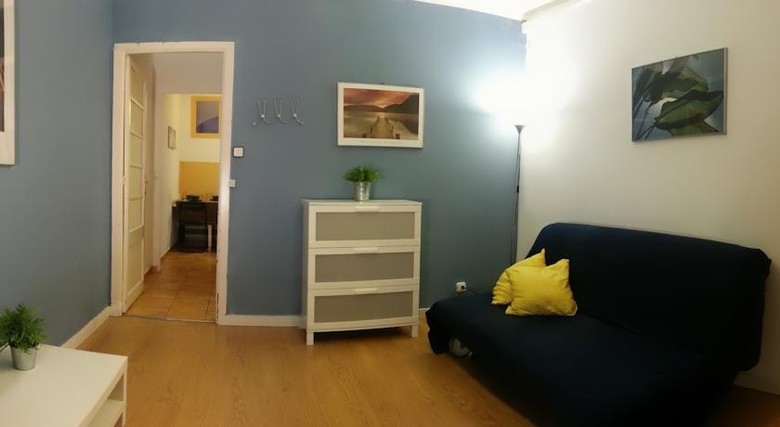 Diagonal Apartments