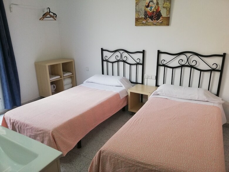 Hostal River