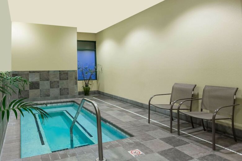 Hotel Hawthorn Suites By Wyndham-oakland/alameda