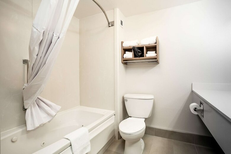 Hotel Hawthorn Suites By Wyndham-oakland/alameda