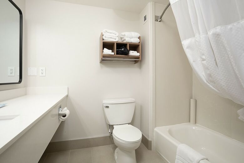 Hotel Hawthorn Suites By Wyndham-oakland/alameda