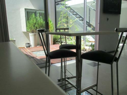 Bed & Breakfast Ca�as Suites Urbanas
