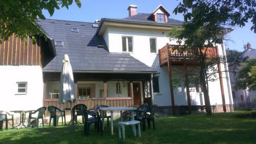 Hostal Holiday House Mal� Sk�la