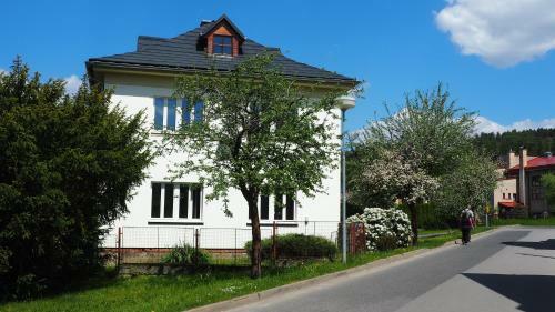 Hostal Holiday House Mal� Sk�la