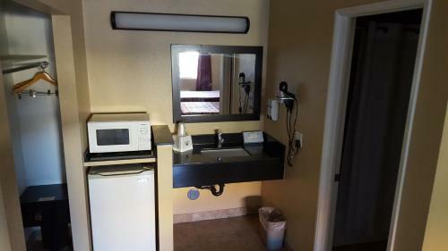Motel Americas Best Value Astoria Inn & Suites