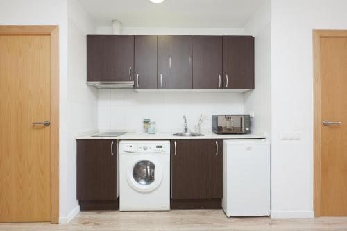 Happy Apartments