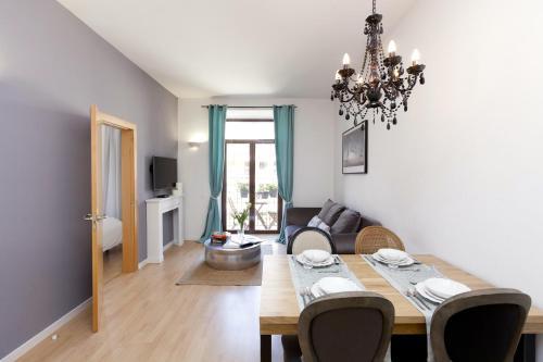 Happy Apartments