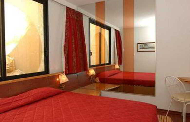 Hotel Residence Quai Des Princes
