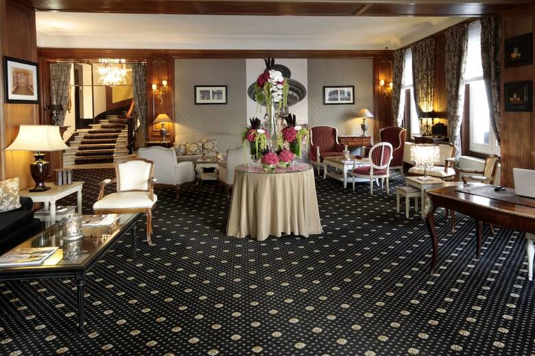 Claridge Hotel