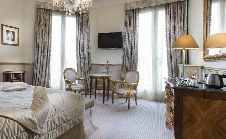 Claridge Hotel