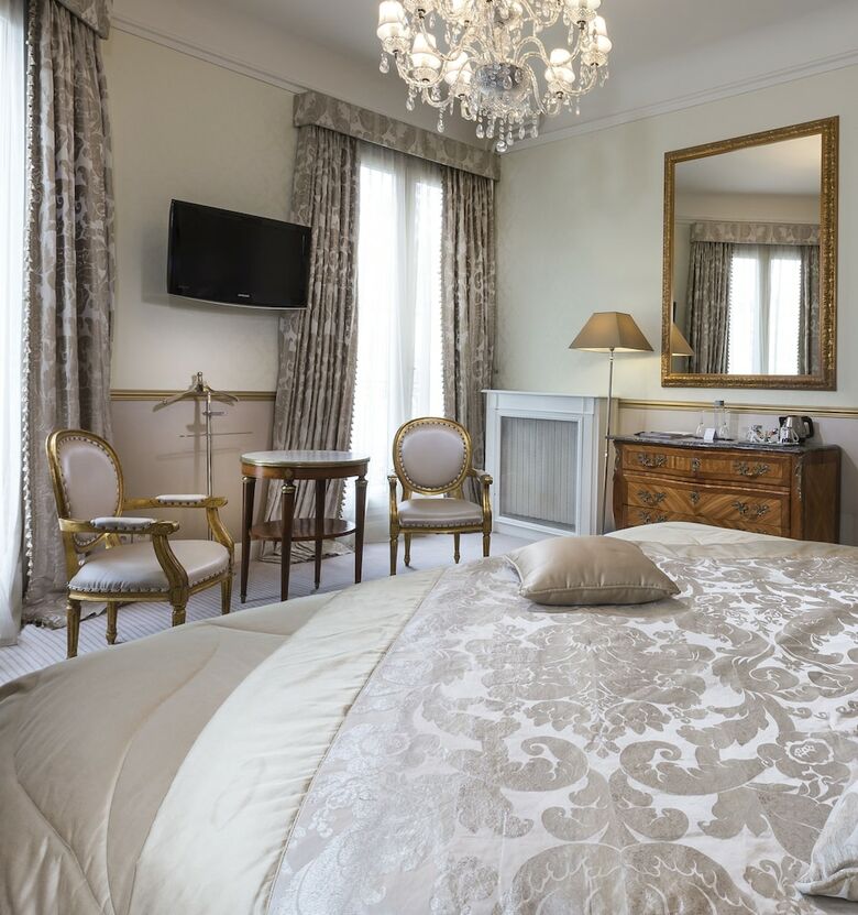 Claridge Hotel