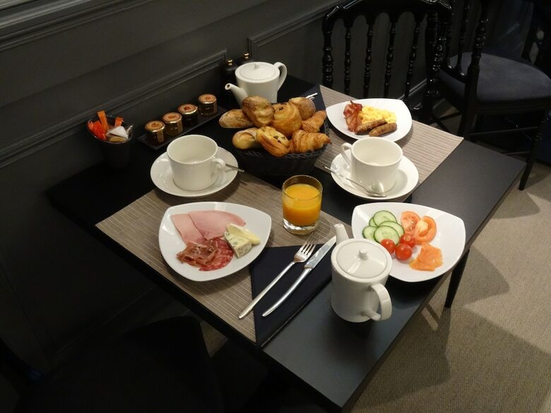 Claridge Hotel