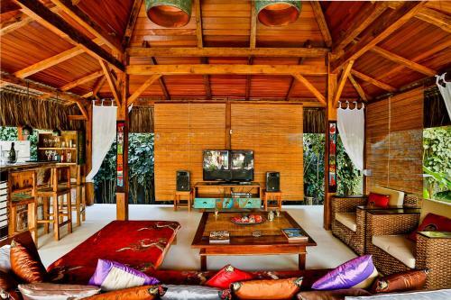 Hostal Legian Villa Hotel