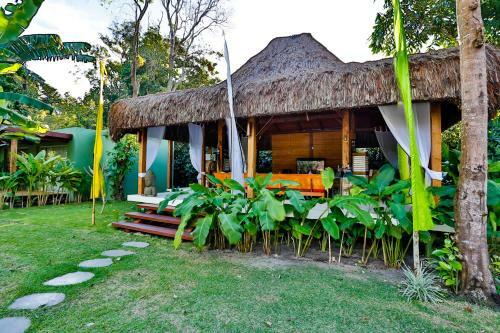 Hostal Legian Villa Hotel