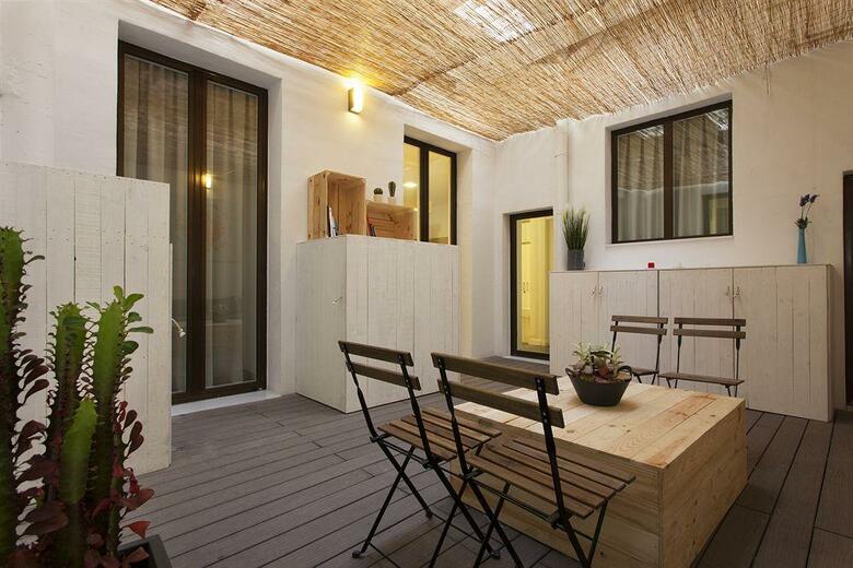Hostal Ramblas By Pillow