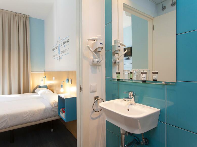Hostal Ramblas By Pillow