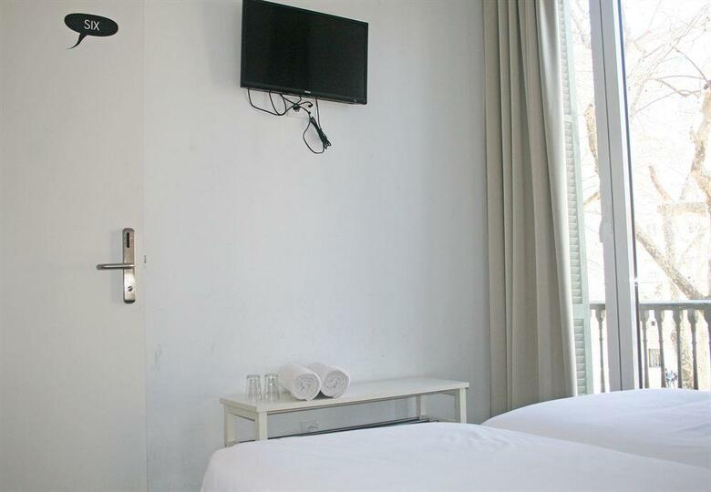 Hostal Ramblas By Pillow