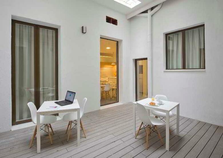 Hostal Ramblas By Pillow