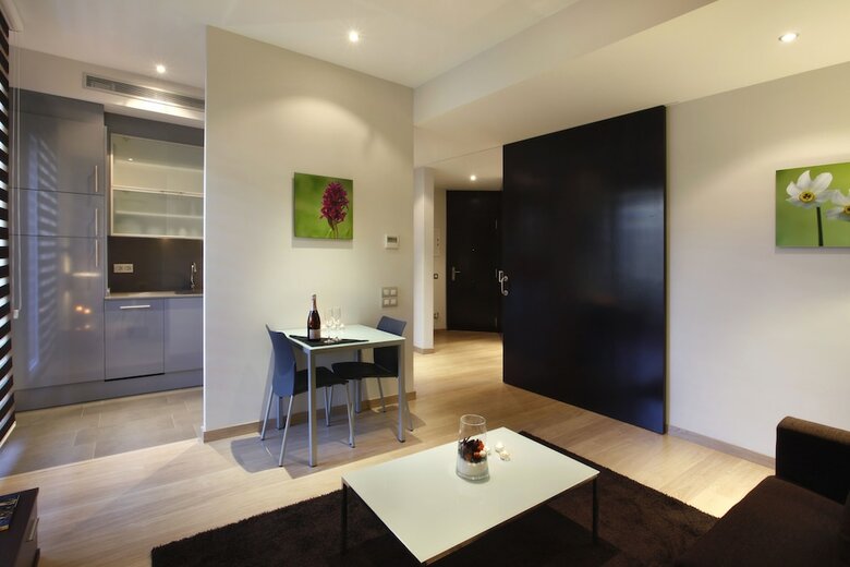 Fisa Rentals Gran Via Apartments