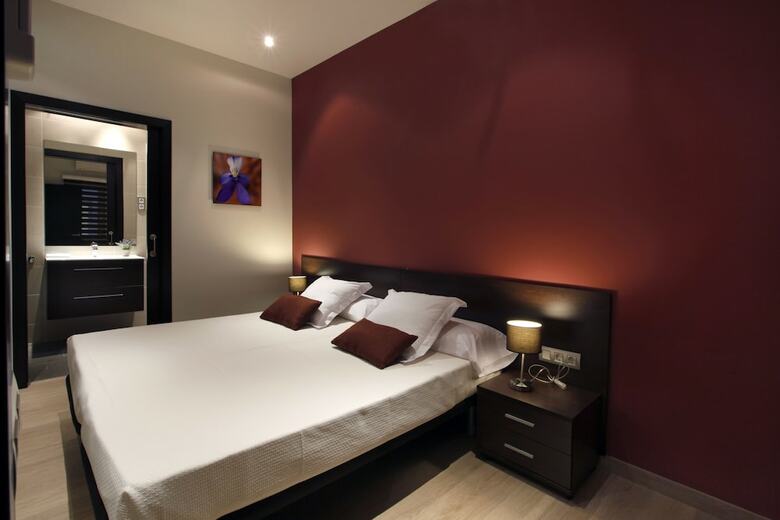 Fisa Rentals Gran Via Apartments