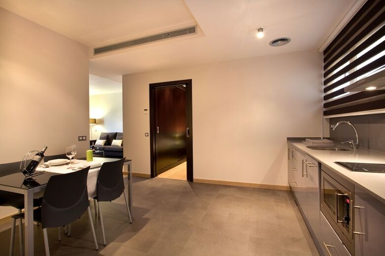 Fisa Rentals Gran Via Apartments