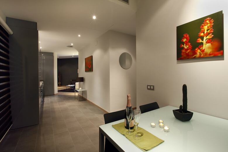 Fisa Rentals Gran Via Apartments