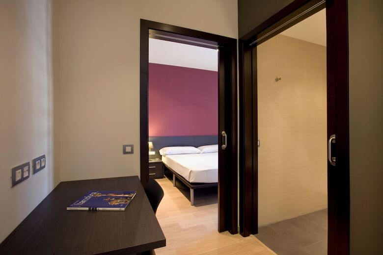 Fisa Rentals Gran Via Apartments
