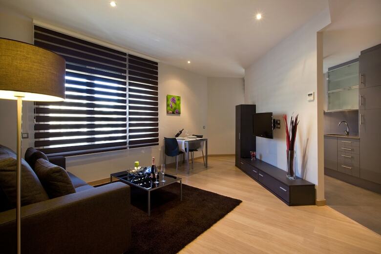 Fisa Rentals Gran Via Apartments