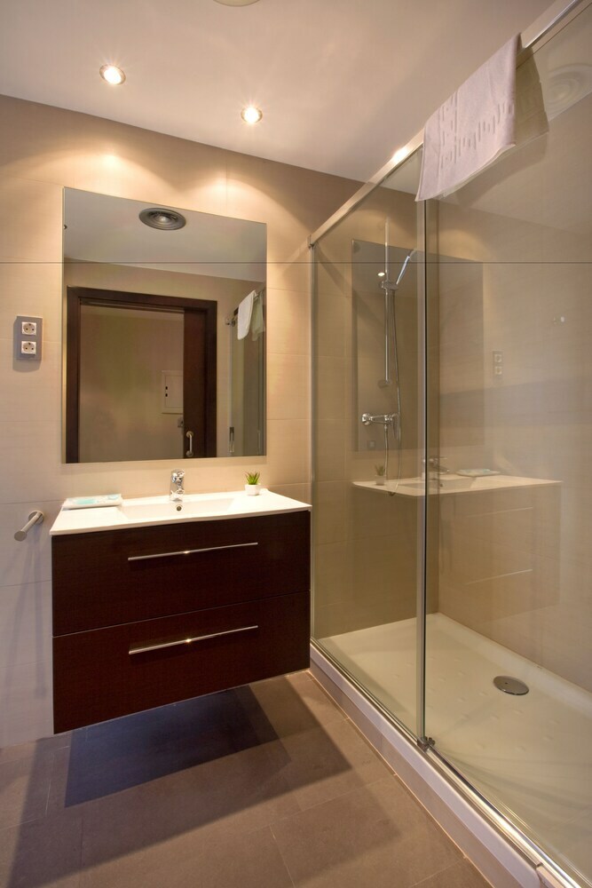 Fisa Rentals Gran Via Apartments