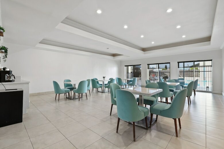 Hotel Brookhurst Plaza Inn