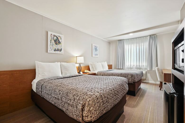 Hotel Brookhurst Plaza Inn