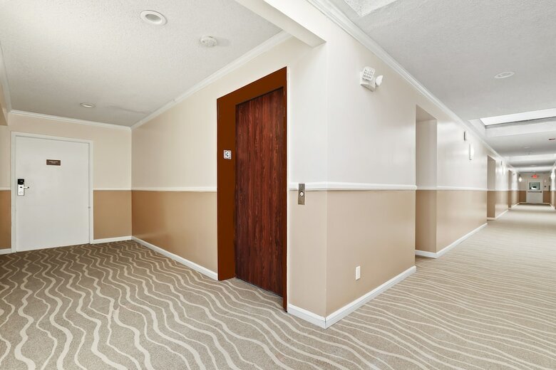 Hotel Brookhurst Plaza Inn