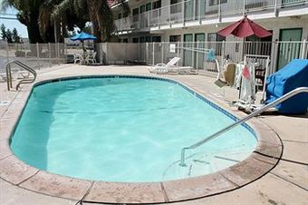 Motel 6 Bakersfield Convention Center