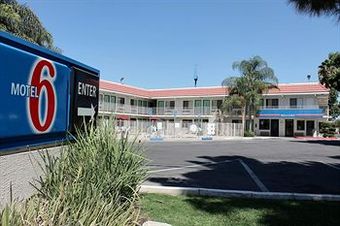 Motel 6 Bakersfield Convention Center