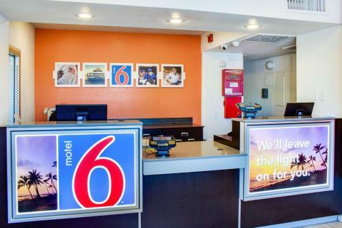 Motel 6 Bakersfield South