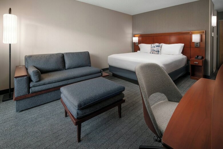 Hotel Courtyard By Marriott Bakersfield