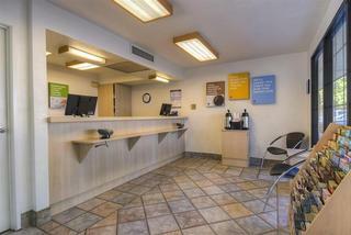 Motel 6 Barstow