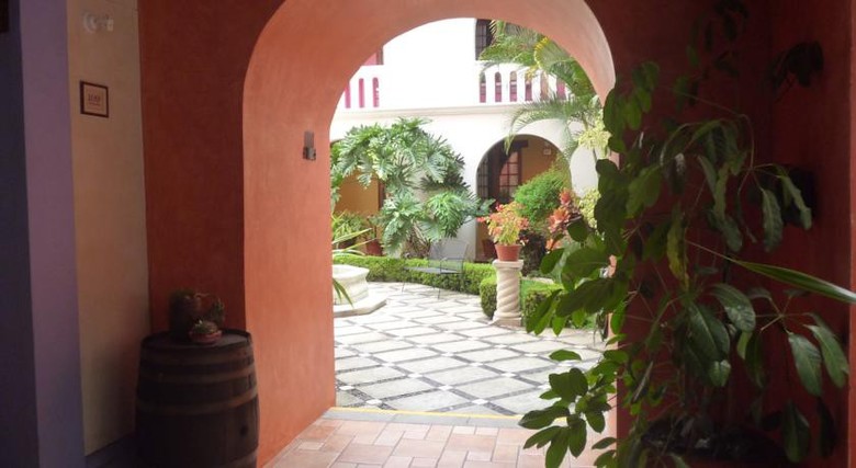 Hotel Tr�bol