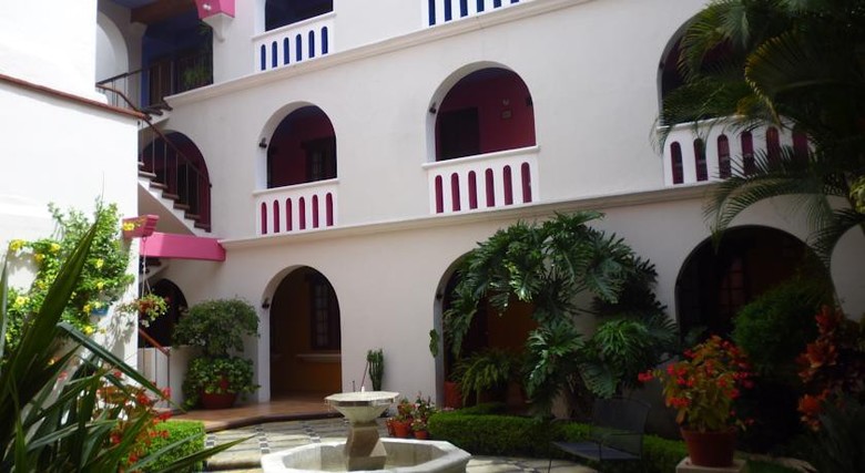 Hotel Tr�bol