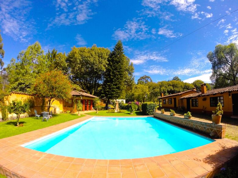 Villa Patzcuaro Garden Hotel & Rv Park