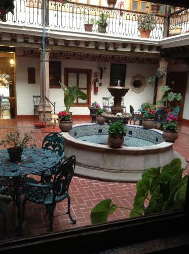 Hotel Los Escudos