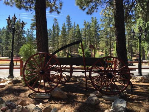 Lodge Big Bear Frontier