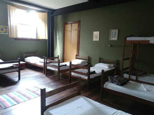 Brumas Hostel